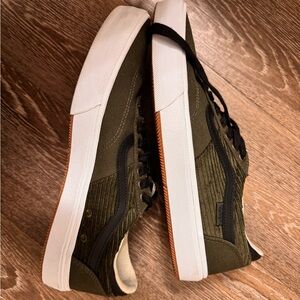 Men’s size 10 vans